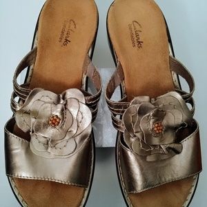 👡 Clark's Bendable Gold Slides | Women's Sz 9